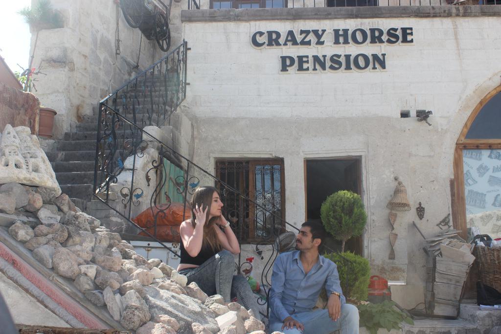 Crazy Horse Pension 于尔居普 外观 照片